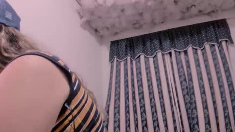 Lauu G online show from 11-21-25, 02:43