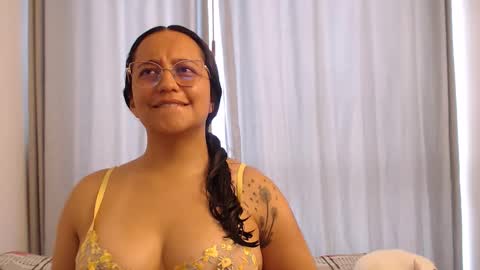 Laura online show from 03-18-26, 07:06
