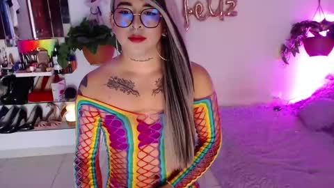 Cristina online show from 10-22-25, 10:53