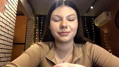 Snapshot of laveniaabadi chatting on 02-12-26, 05:30 Leela online show from 02-12-26, 05:30