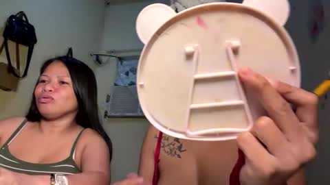 Snapshot of lavvenderr chatting on 02-15-26, 04:53 lavvenderr online show from 02-15-26, 04:53