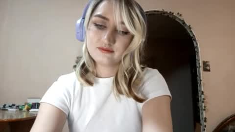 Snapshot of lawanalezama chatting on 11-03-25, 10:27 Ann online show from 11-03-25, 10:27