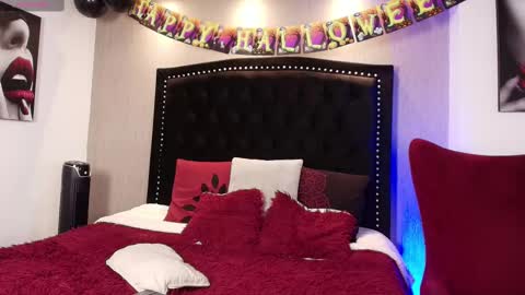 Snapshot of lawford_mike chatting on 10-08-25, 01:53 Mike online show from 10-08-25, 01:53