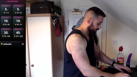 Snapshot of lawyerstud chatting on 10-09-25, 12:36 lawyerstud online show from 10-09-25, 12:36