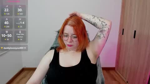 Snapshot of lay_lah chatting on 12-20-25, 11:56 laylaah online show from 12-20-25, 11:56