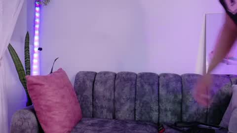 laya online show from 06-01-26, 04:36