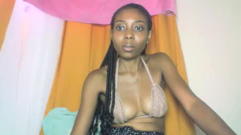 layannek online show from 11-18-25, 08:41