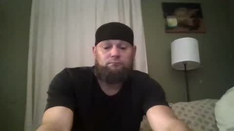 layinlow42 online show from 10-18-25, 05:21