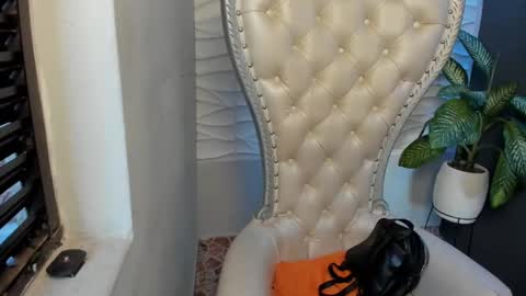 Snapshot of layla_707 chatting on 10-03-25, 10:51 Layla online show from 10-03-25, 10:51