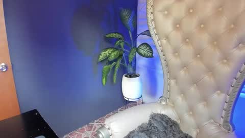 Snapshot of layla_707 chatting on 11-11-25, 08:31 Layla online show from 11-11-25, 08:31