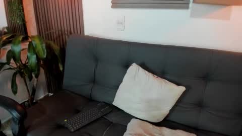 Snapshot of layla_707 chatting on 11-28-25, 01:30 Layla online show from 11-28-25, 01:30