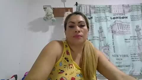 layla_astrum online show from 11-16-25, 10:04