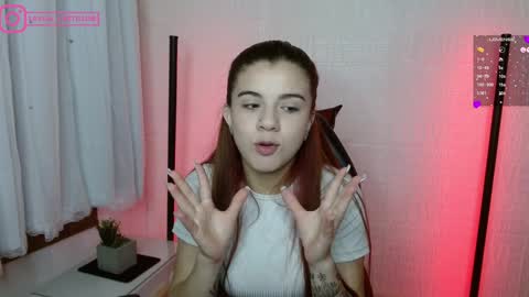 Snapshot of layla_castilloo chatting on 01-24-25, 05:32 Layla online show from 01-24-25, 05:32