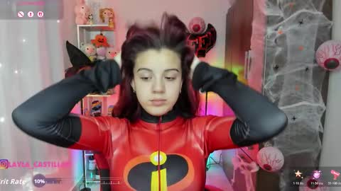 Snapshot of layla_castilloo chatting on 10-17-25, 02:41 Layla online show from 10-17-25, 02:41