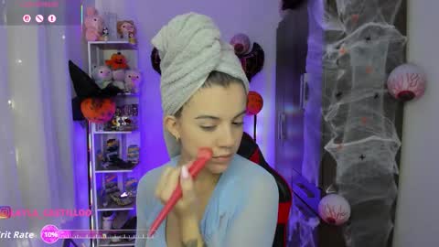 Snapshot of layla_castilloo chatting on 10-24-25, 02:57 Layla online show from 10-24-25, 02:57