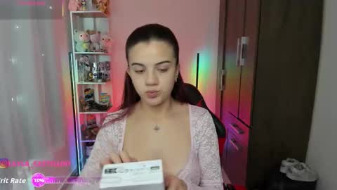 Snapshot of layla_castilloo chatting on 11-11-25, 02:28 Layla online show from 11-11-25, 02:28