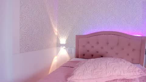 Snapshot of layla_play chatting on 06-11-26, 12:32 Layla Play online show from 06-11-26, 12:32