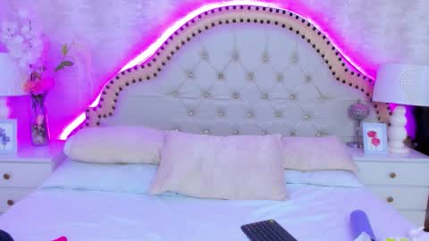 Snapshot of laylaadoll_ chatting on 09-13-25, 06:51 Lau online show from 09-13-25, 06:51