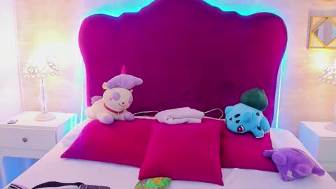 Snapshot of laylaadoll_ chatting on 10-02-25, 06:48 Lau online show from 10-02-25, 06:48
