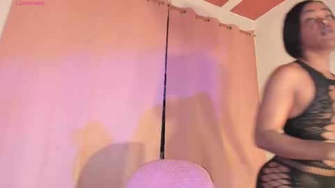 Snapshot of laylacarteer chatting on 11-30-25, 05:06 LAYLA online show from 11-30-25, 05:06