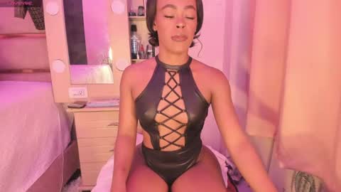 Snapshot of laylacarteer chatting on 06-17-26, 07:26 LAYLA online show from 06-17-26, 07:26
