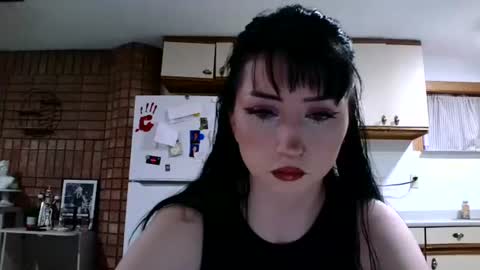 Snapshot of laylakills chatting on 09-20-25, 05:30 Layla Kills online show from 09-20-25, 05:30