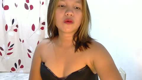Snapshot of laylanimfa chatting on 05-13-26, 09:39 Nimfa online show from 05-13-26, 09:39