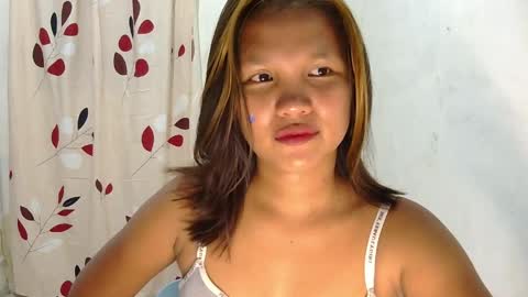 Snapshot of laylanimfa chatting on 05-17-26, 12:01 Nimfa online show from 05-17-26, 12:01
