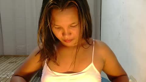 Snapshot of laylanimfa chatting on 05-24-26, 12:43 Nimfa online show from 05-24-26, 12:43
