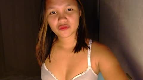 Snapshot of laylanimfa chatting on 05-27-26, 12:24 Nimfa online show from 05-27-26, 12:24