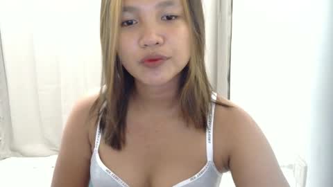 Snapshot of laylanimfa chatting on 06-04-26, 11:38 Nimfa online show from 06-04-26, 11:38
