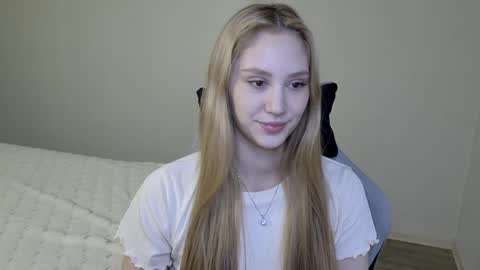 LaylaPretty001 online show from 11-12-25, 05:30