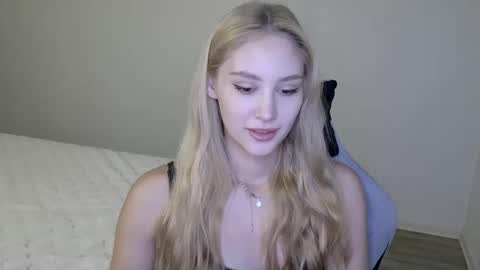 LaylaPretty001 online show from 12-04-25, 05:50