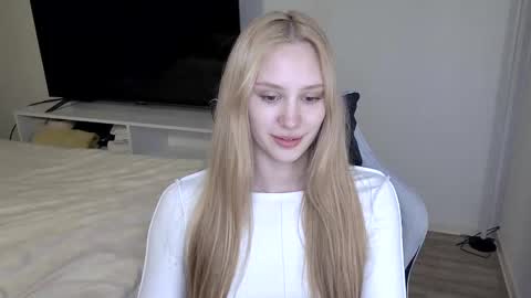 LaylaPretty001 online show from 03-01-26, 12:18