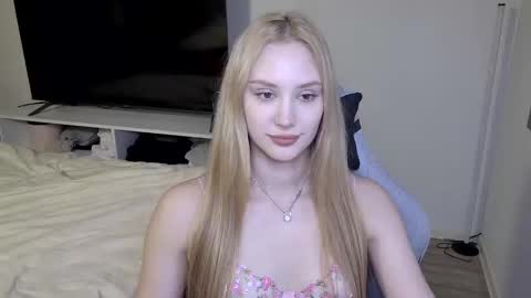 LaylaPretty001 online show from 03-02-26, 07:15