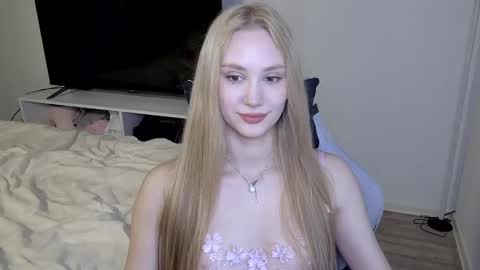 Snapshot of laylla001 chatting on 03-03-26, 07:25 Laylla001 online show from 03-03-26, 07:25