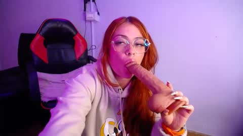 Snapshot of layna_cold chatting on 02-10-25, 07:07 Vannessa online show from 02-10-25, 07:07