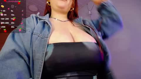 Snapshot of layna_cold chatting on 02-28-25, 01:14 Vannessa online show from 02-28-25, 01:14