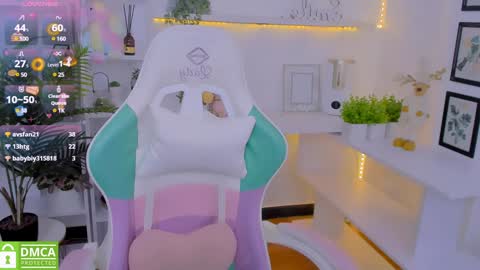 Snapshot of layriantavee chatting on 01-29-25, 10:05 layriantavee online show from 01-29-25, 10:05