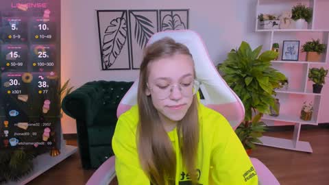 Snapshot of layriantavee chatting on 02-02-25, 01:19 layriantavee online show from 02-02-25, 01:19