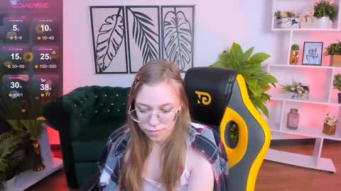 Snapshot of layriantavee chatting on 02-23-25, 10:06 layriantavee online show from 02-23-25, 10:06