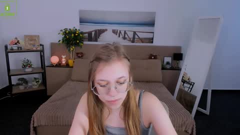 Snapshot of layriantavee chatting on 03-02-25, 01:05 layriantavee online show from 03-02-25, 01:05