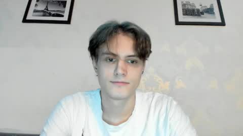 Snapshot of lazaret1k chatting on 05-25-26, 09:43 Vladi online show from 05-25-26, 09:43