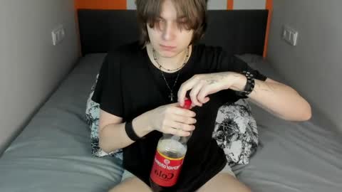 Alex online show from 04-30-26, 02:40