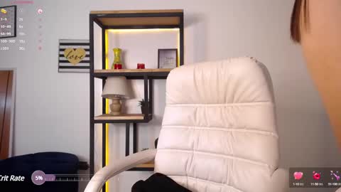Snapshot of lea_velle chatting on 02-14-25, 08:21 Lea Velle online show from 02-14-25, 08:21