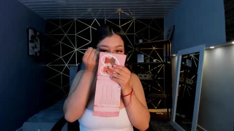 Snapshot of lea_velle chatting on 10-18-25, 04:37 Lea Velle online show from 10-18-25, 04:37