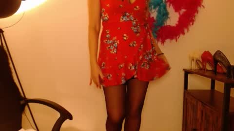 Snapshot of leadesire chatting on 12-17-25, 03:07 LEA online show from 12-17-25, 03:07