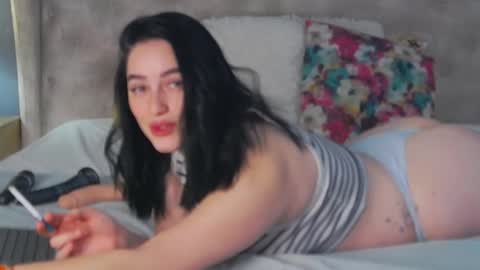 Snapshot of leah_brooks chatting on 01-18-26, 05:33 Dia online show from 01-18-26, 05:33