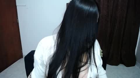 Snapshot of leah_cyrus chatting on 01-15-26, 08:12 leah_cyrus online show from 01-15-26, 08:12