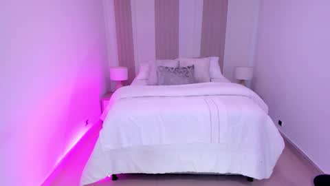 Leah  Greyy online show from 12-16-25, 11:26